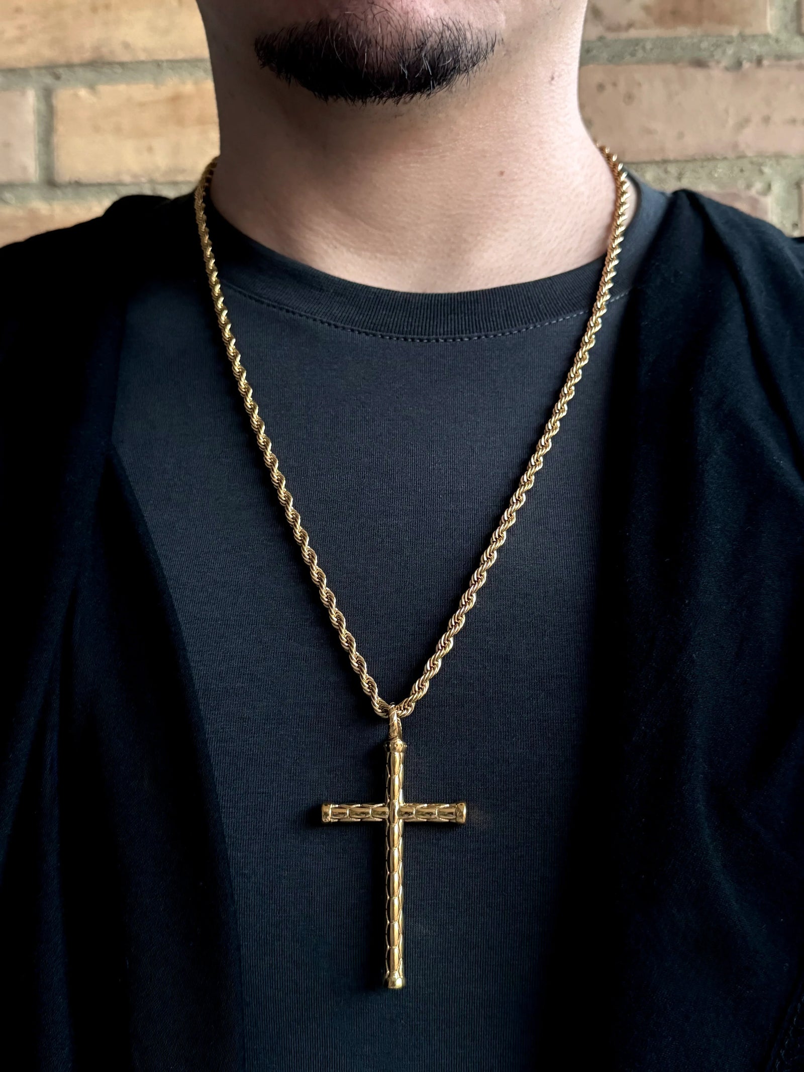 Dije Cruz Grabada - Oryos Joyeria