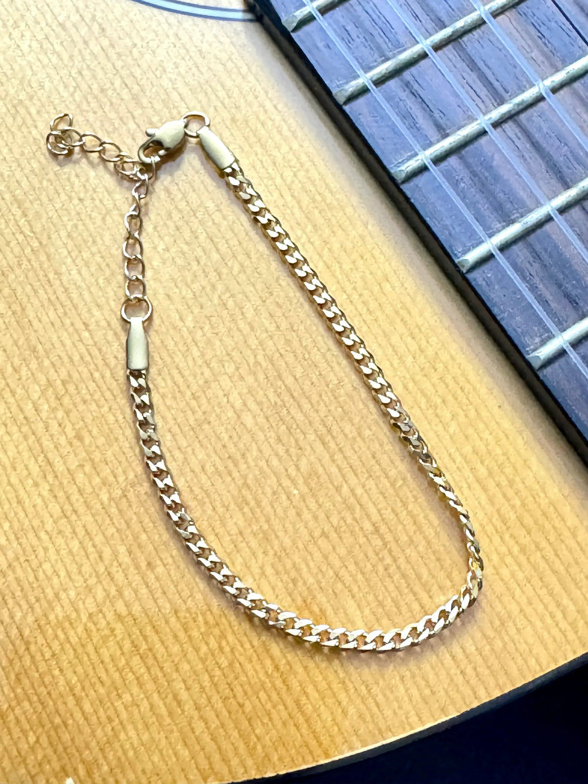 Pulsera Ritmo Dorado Mujer 3mm - Oryos Joyeria