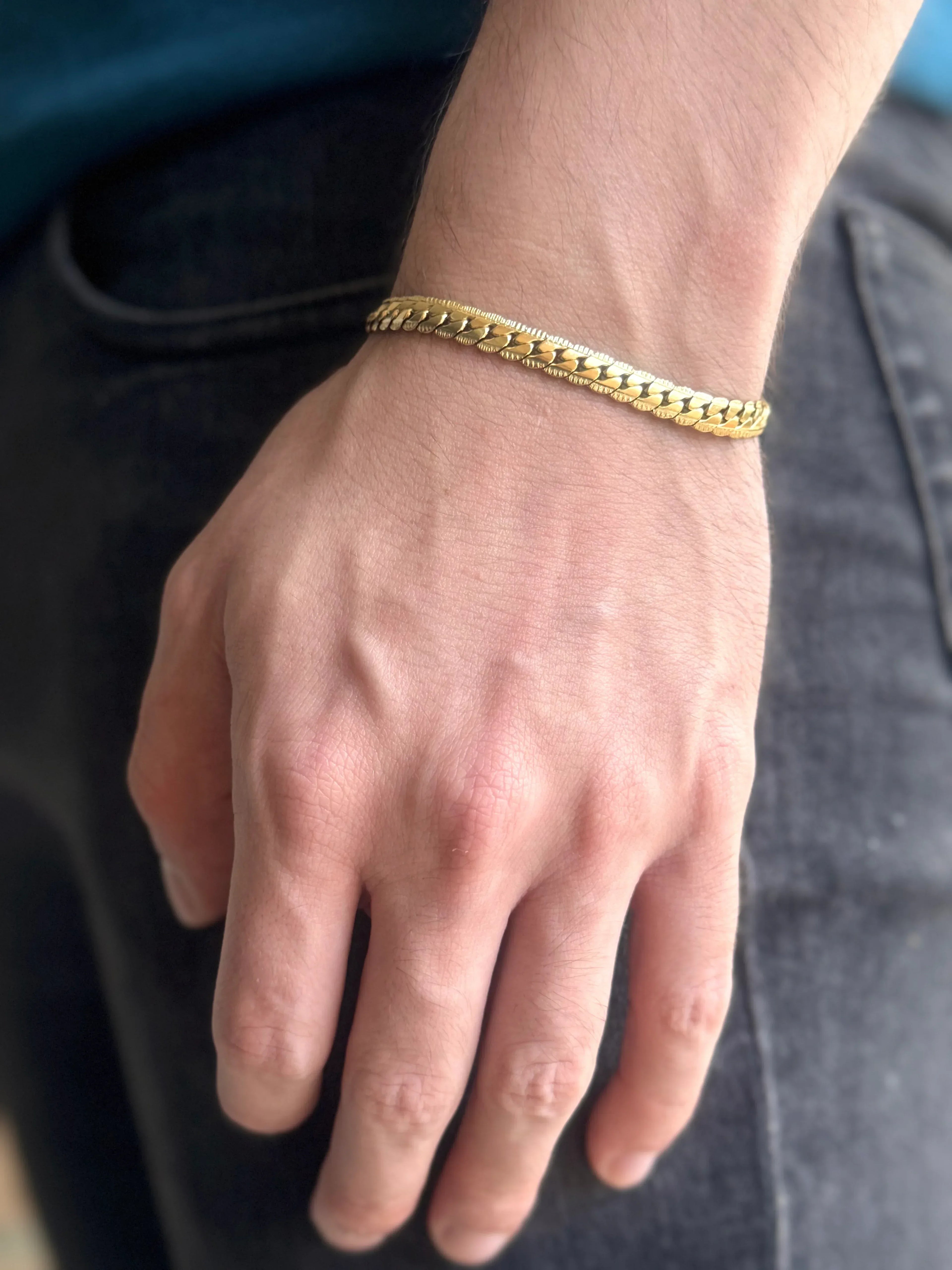 Pulsera Runa Dorada Hombre 6mm - Oryos Joyeria